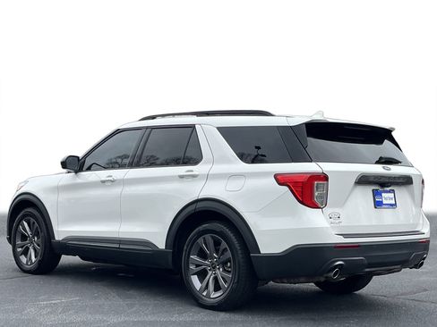 Used 2022 Ford Explorer XLT w/ Equipment Group 202A image 23