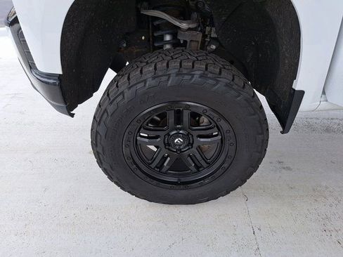 Used 2021 Chevrolet Silverado 1500 Custom Trail Boss image 26