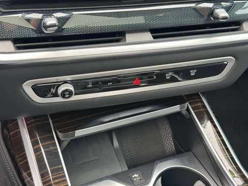 Used 2025 BMW X7 xDrive40i AWD/4WD image 37