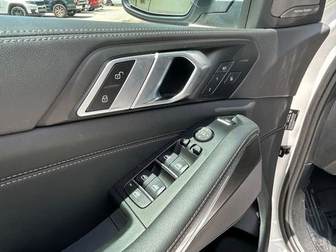 Used 2024 BMW X5 xDrive40i w/ Premium Package image 16