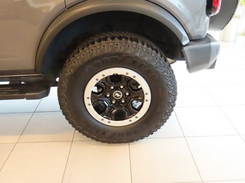 Used 2022 Ford Bronco Outer Banks w/ Sasquatch Package image 9