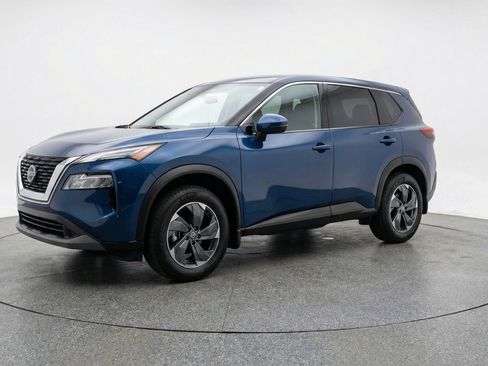 Used 2025 Nissan Rogue SV FWD image 3