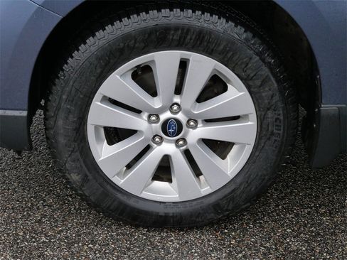 Used 2017 Subaru Outback 2.5i Premium image 15