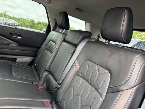New 2026 Nissan Pathfinder Platinum w/ Cargo Package FWD image 14