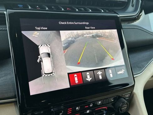 Used 2023 Jeep Grand Cherokee 4WD 4xe w/ Luxury Tech Group II image 35