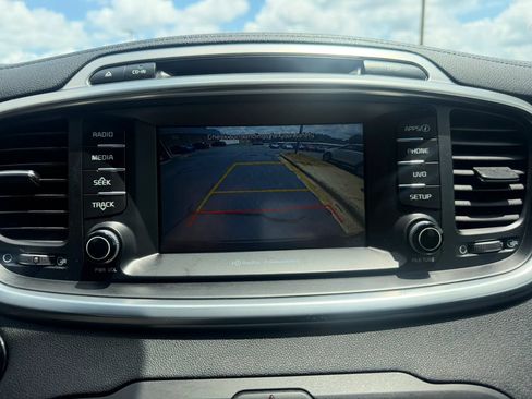 Used 2018 Kia Sorento EX FWD image 28