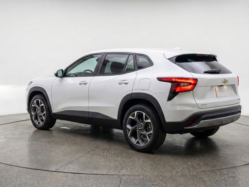 Used 2025 Chevrolet Trax LT image 6