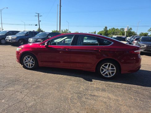 Used 2016 Ford Fusion SE w/ Equipment Group 202A FWD image 3