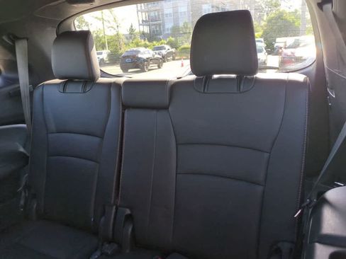 Used 2022 Honda Pilot TrailSport image 13
