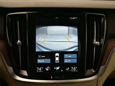 Used 2022 Volvo S60 B5 Momentum w/ Premium Package image 21