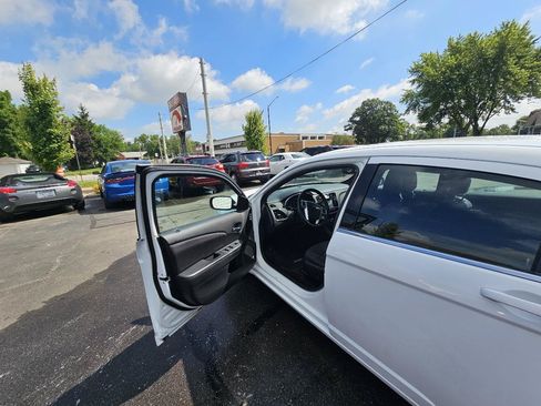 Used 2013 Chrysler 200 Touring w/ S Exterior Appearance Pkg FWD image 18