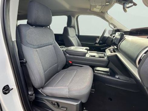 Certified 2025 Ford Expedition Active AWD/4WD image 24