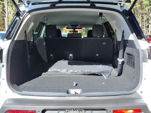 New 2025 Nissan Pathfinder SV image 6