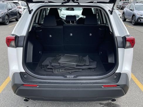 Used 2019 Toyota RAV4 LE w/ Carpet Mat Package AWD/4WD image 41