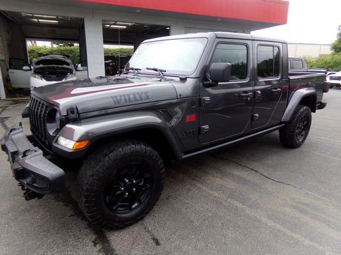 Used 2021 Jeep Gladiator Sport image 7