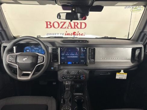 New 2025 Ford Bronco 4-Door image 9