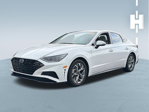 Used 2023 Hyundai Sonata SEL w/ Convenience Package FWD image 2