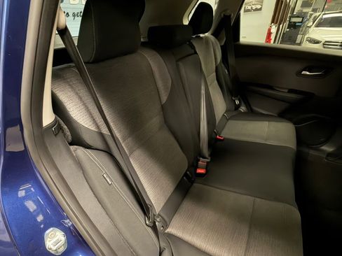 Used 2023 Nissan Rogue SV image 32