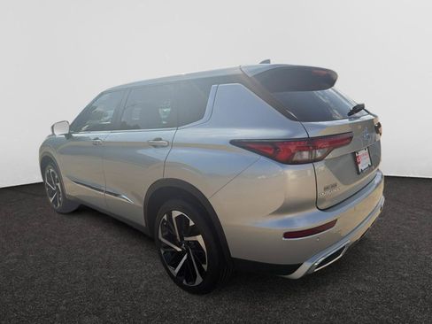 Used 2022 Mitsubishi Outlander SE AWD/4WD image 6