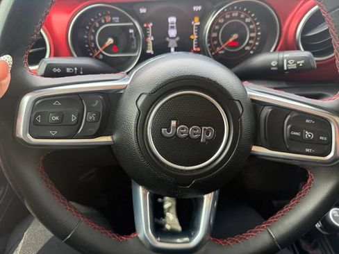 Used 2023 Jeep Gladiator Rubicon w/ LED Lighting Group AWD/4WD image 13