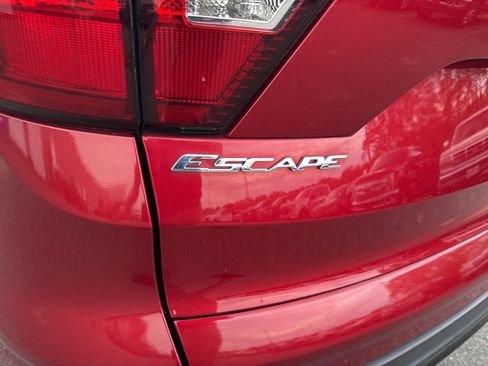 Used 2019 Ford Escape SE AWD/4WD image 8