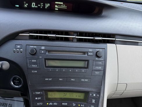 Used 2011 Toyota Prius Five image 13