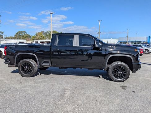 Used 2025 Chevrolet Silverado 2500 LT w/ Trail Boss Package image 2