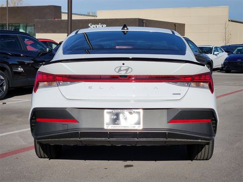 New 2025 Hyundai Elantra SEL image 6