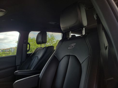 New 2026 Chrysler Pacifica Select FWD image 19