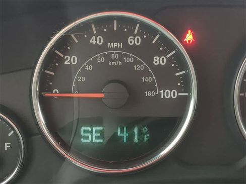 Used 2017 Jeep Wrangler Unlimited Sahara w/ Connectivity Group image 28