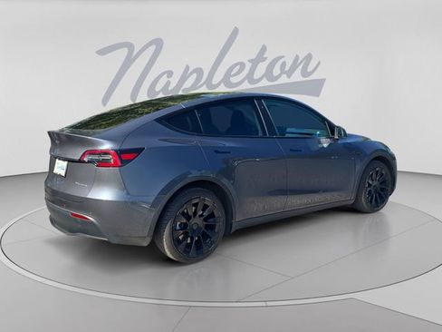 Used 2022 Tesla Model Y Long Range AWD/4WD image 8