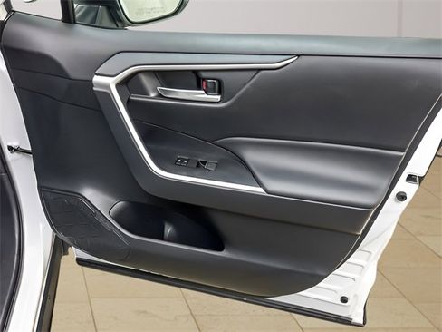 Certified 2025 Toyota RAV4 XLE image 22