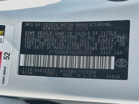 Used 2025 Toyota Camry SE FWD image 12