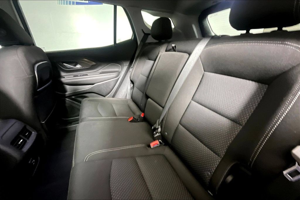 Used 2024 GMC Terrain SLE FWD image 21