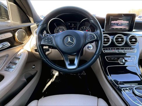 Used 2018 Mercedes-Benz C 300 4MATIC Sedan image 5