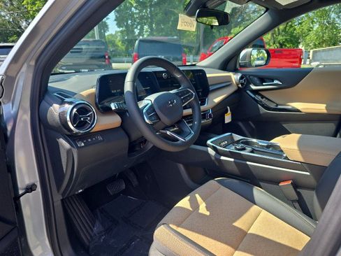 New 2026 Chevrolet Equinox ACTIV image 3