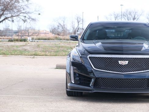 Used 2018 Cadillac CTS V w/ Carbon Fiber Package image 4