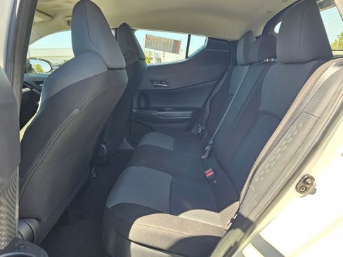 Used 2021 Toyota C-HR LE FWD image 17