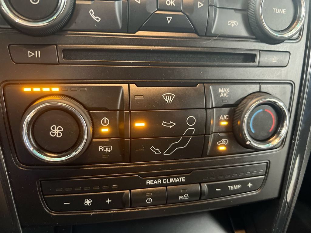 Used 2017 Ford Explorer XLT FWD image 16