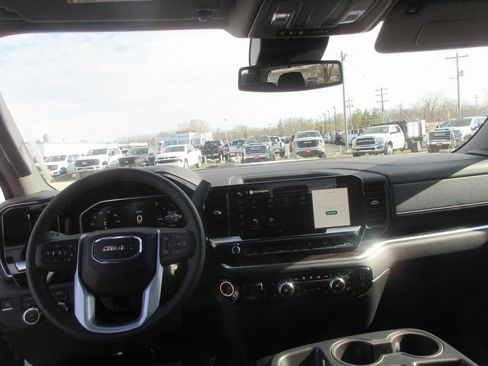 New 2026 GMC Sierra 1500 SLE w/ Max Trailering Package image 15