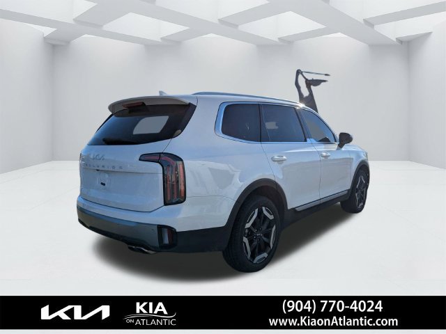 Certified 2025 Kia Telluride EX w/ EX Captain's Chair Package FWD image 3