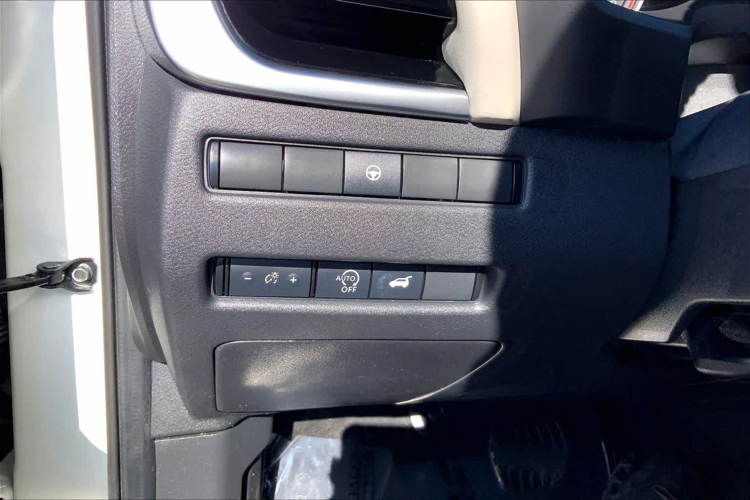 Used 2023 Nissan Rogue SL AWD/4WD image 36