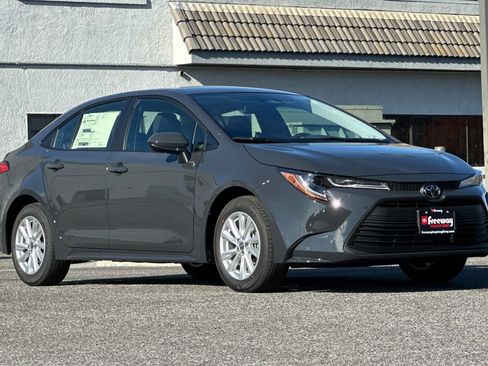 New 2026 Toyota Corolla LE image 2