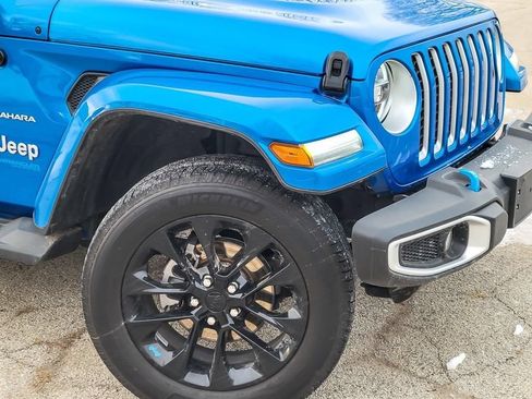 Used 2022 Jeep Wrangler Unlimited Sahara w/ Cold Weather Group AWD/4WD image 4