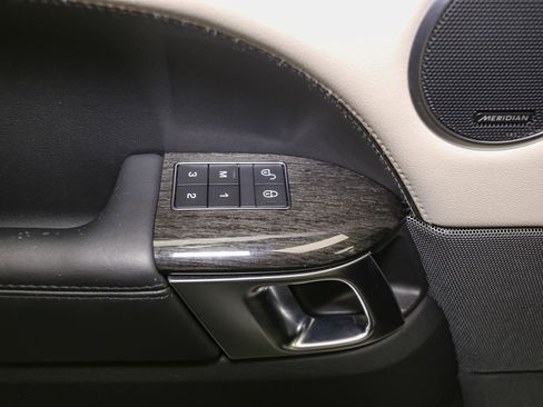 Used 2019 Land Rover Range Rover Sport HSE image 41