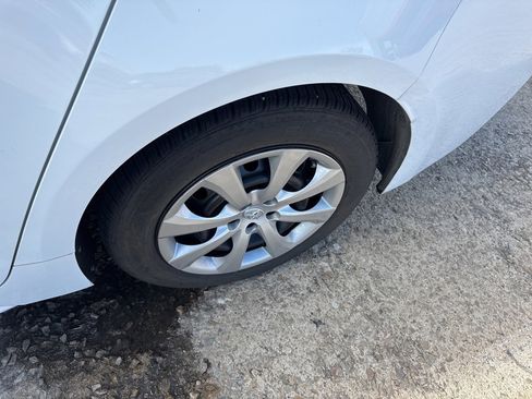 Used 2020 Toyota Corolla LE image 11