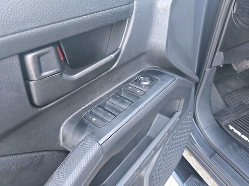 Used 2025 Toyota Tacoma SR5 image 39