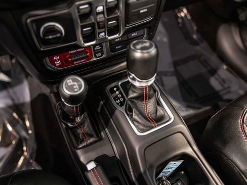 Used 2023 Jeep Wrangler Unlimited Rubicon w/ Dual Top Group image 29