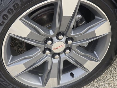 Used 2019 GMC Acadia SLT w/ LPO, Floor Liner Package image 12