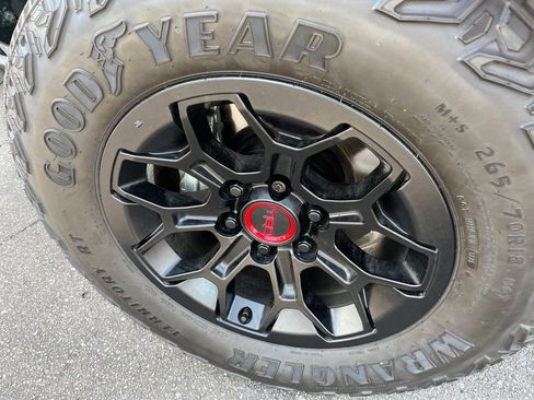 Used 2025 Toyota Tacoma TRD Pro AWD/4WD image 36